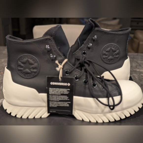 Women's Chuck Taylor All Star Lugged Winter 2.0 High top Sneakers - Picture 5 of 8